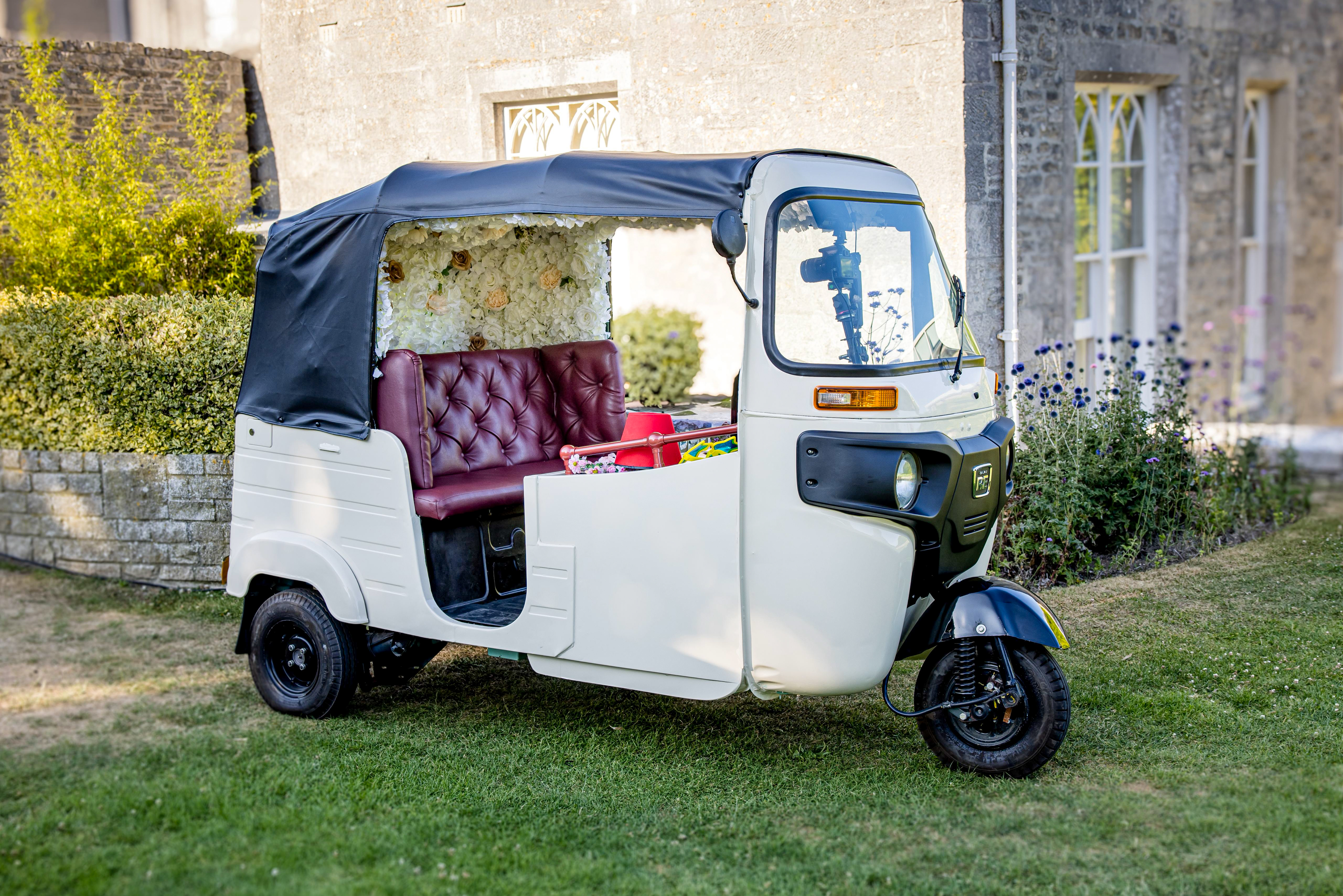 tuk tuk photobooth wedding